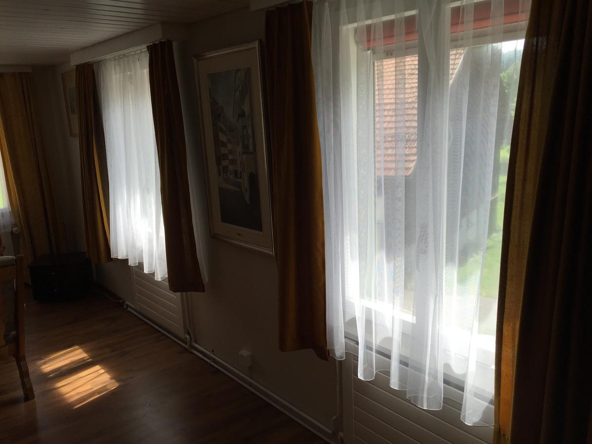 Wohlfuehloase Fuer Mensch Und Hund Bed and Breakfast Uzwil Exteriör bild